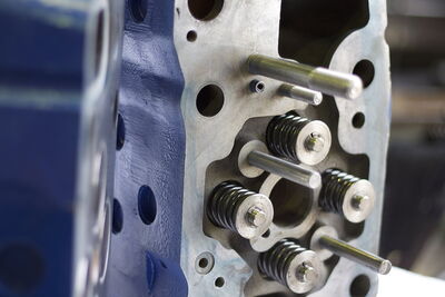 CYLINDER HEAD