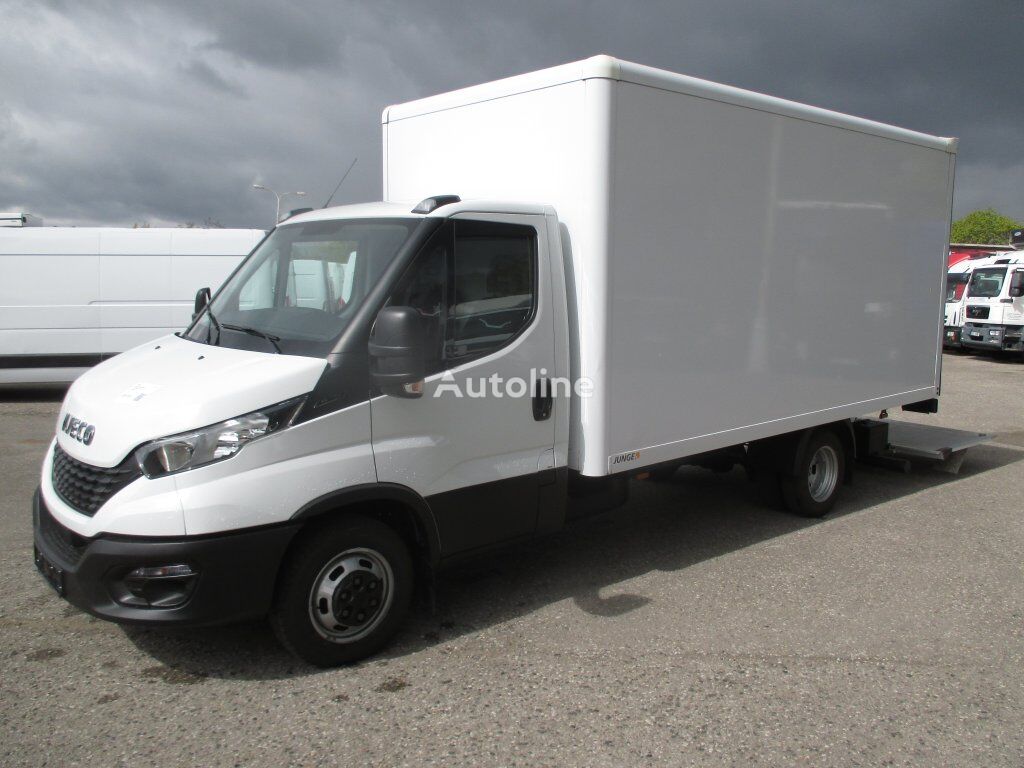 IVECO Daily 35C16 パネルバントラック（3.5t未満）