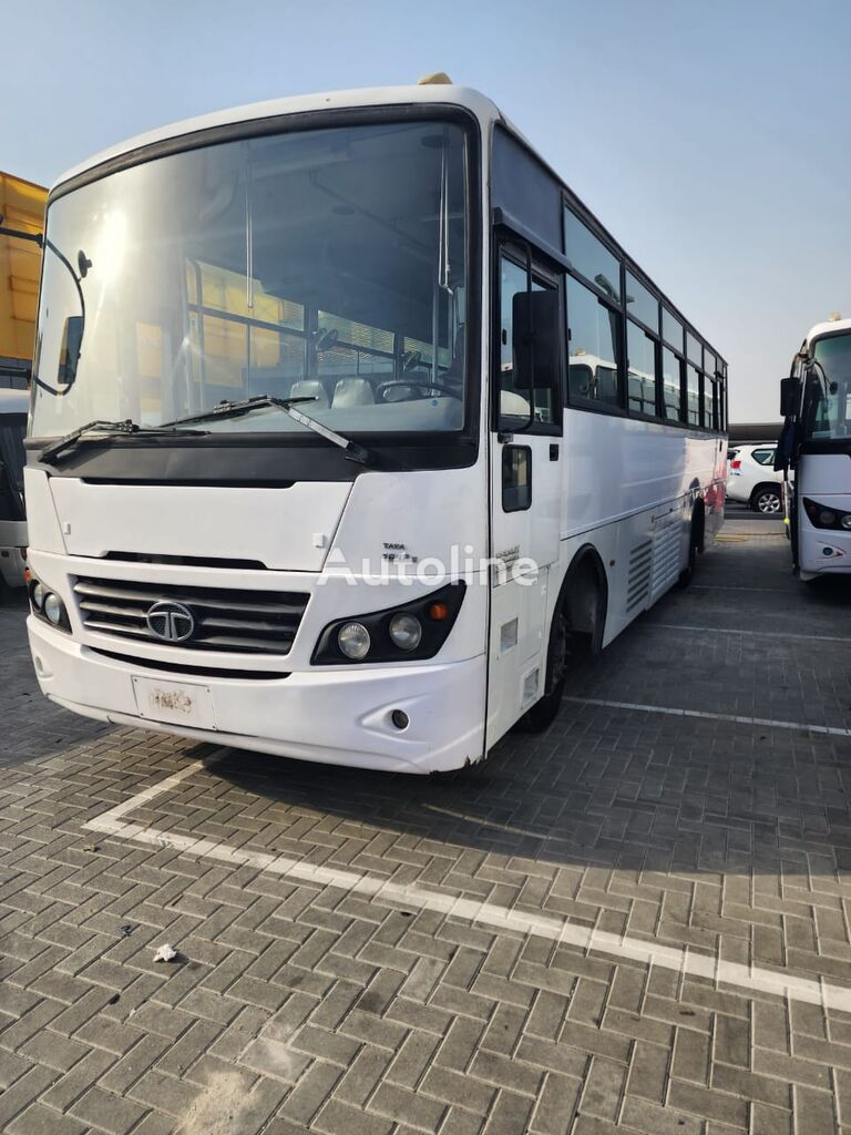 Tata LPO 1618/55 Long 55 Seater 長距離バス