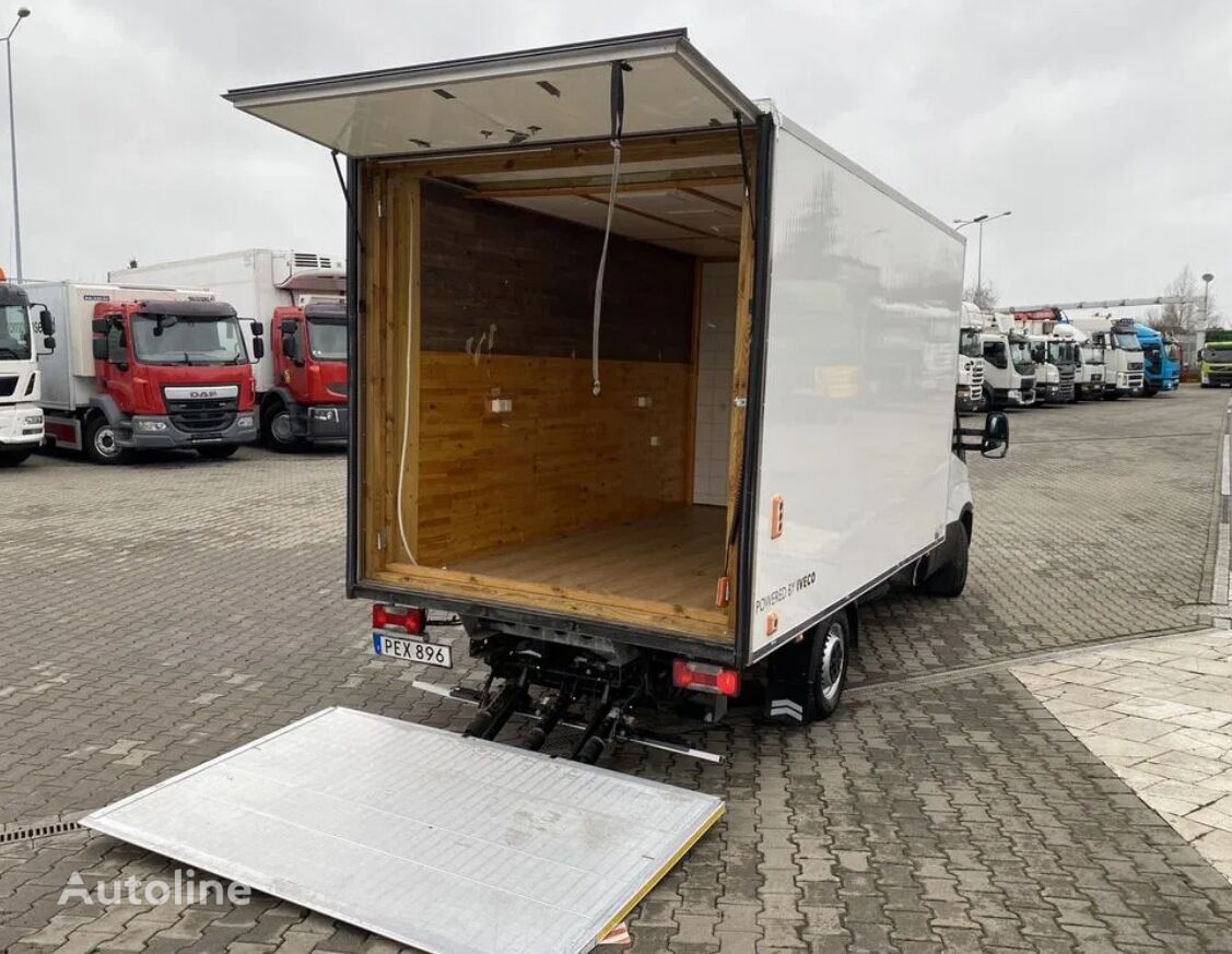 IVECO Daily 35S170 2018 貨物バンのためのContainer BERCO + Lift ZEPRO 750kg